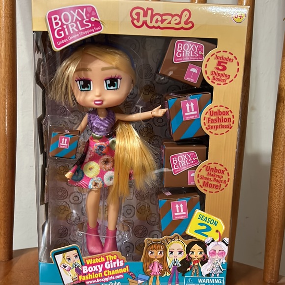 Boxy Girls Doll Hazel. Season 2 Fashion Doll with 5 Online Packages to unbox. - Picture 2 of 5